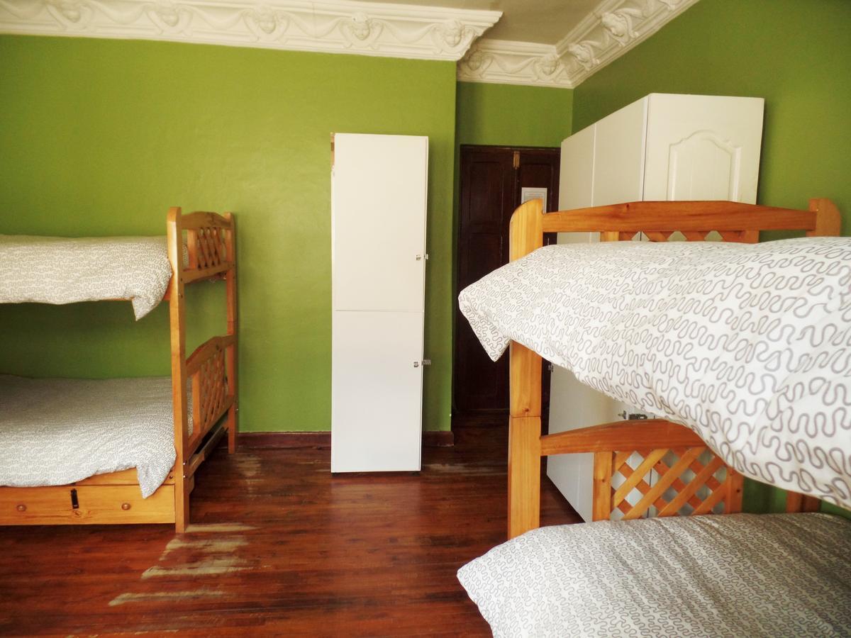 Hostel Revolution Quito Buitenkant foto